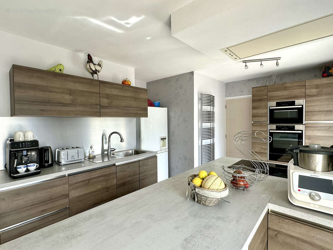 Maison à SAINT-HILAIRE-DE-CHALEONS