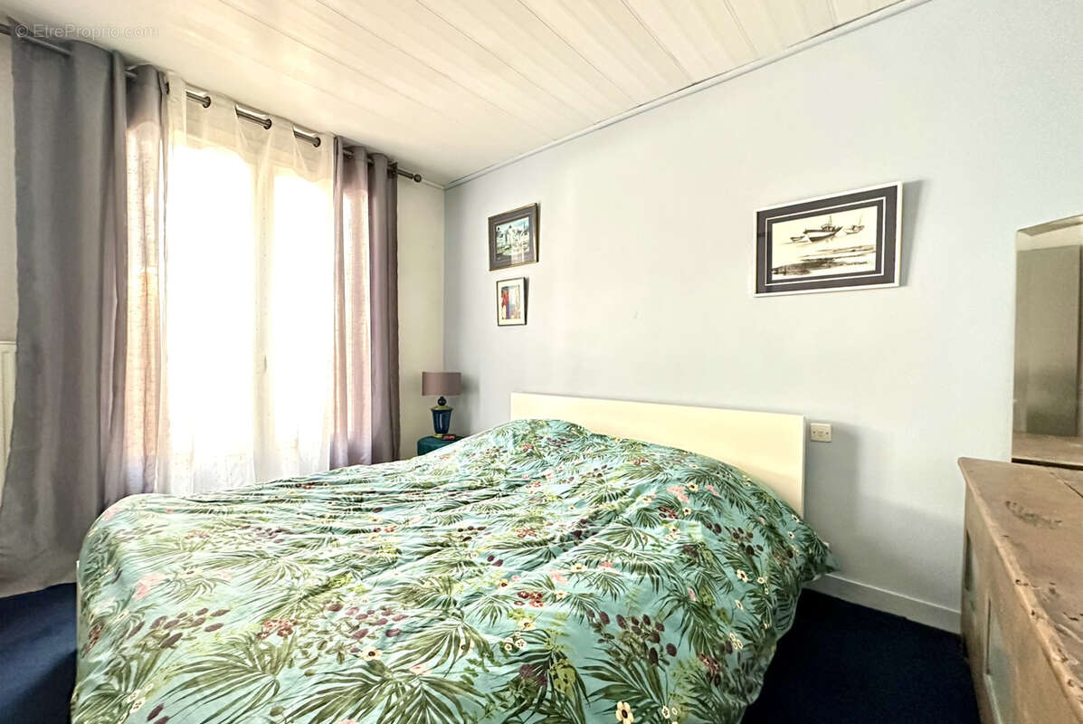 Maison à SAINT-HILAIRE-DE-CHALEONS