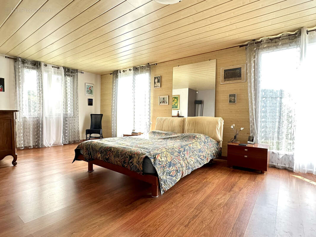 Maison à SAINT-HILAIRE-DE-CHALEONS