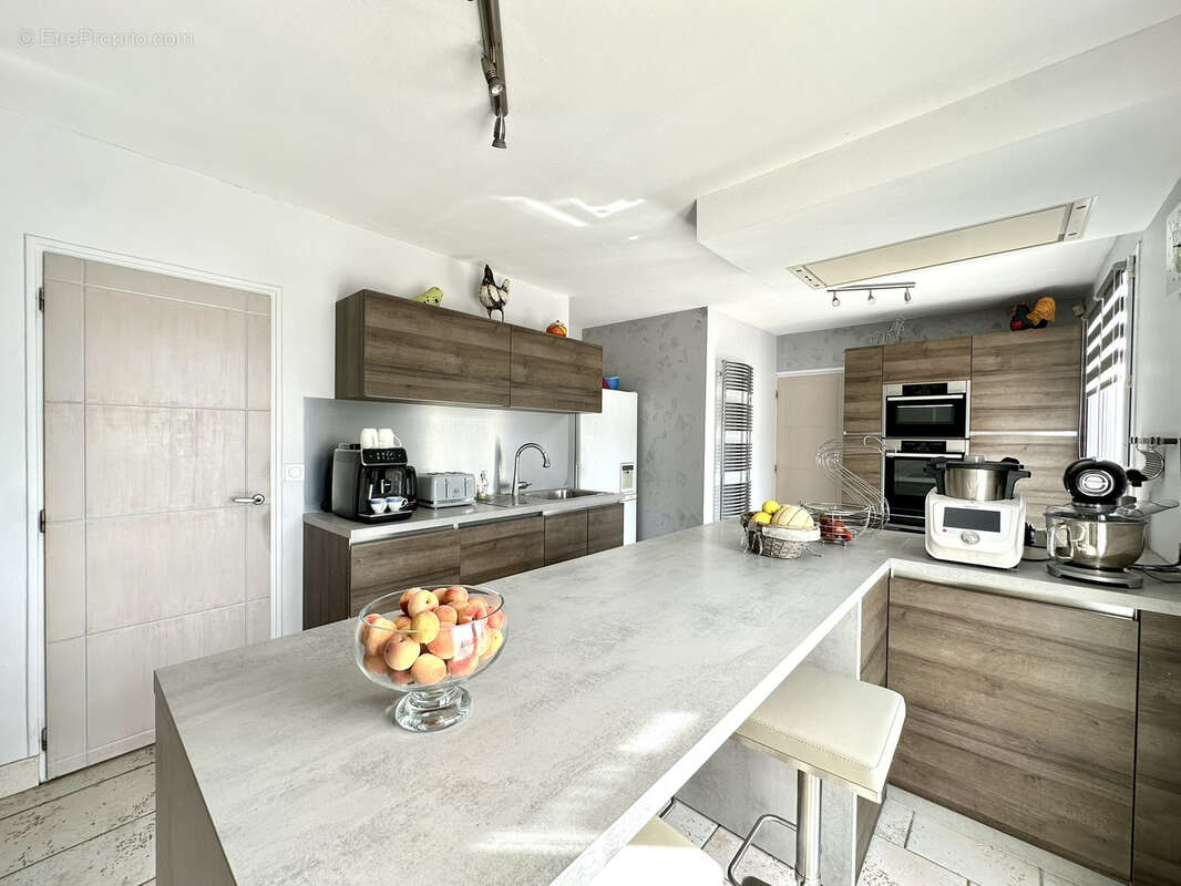 Maison à SAINT-HILAIRE-DE-CHALEONS