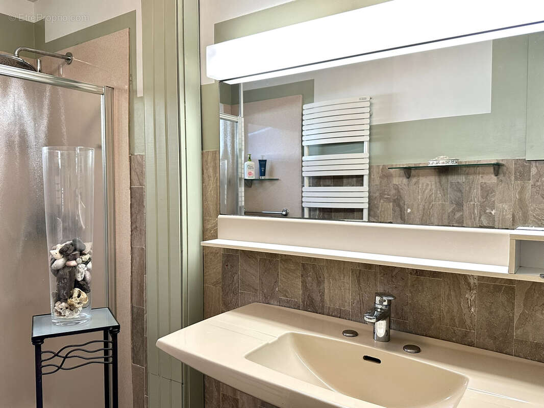 Maison à SAINT-HILAIRE-DE-CHALEONS