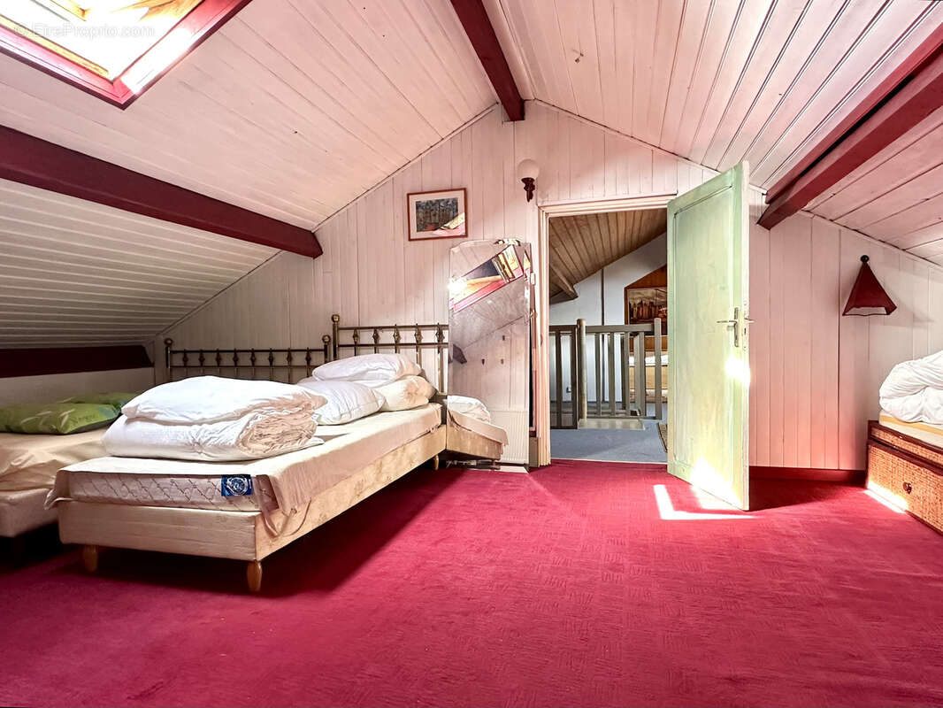 Maison à SAINT-HILAIRE-DE-CHALEONS