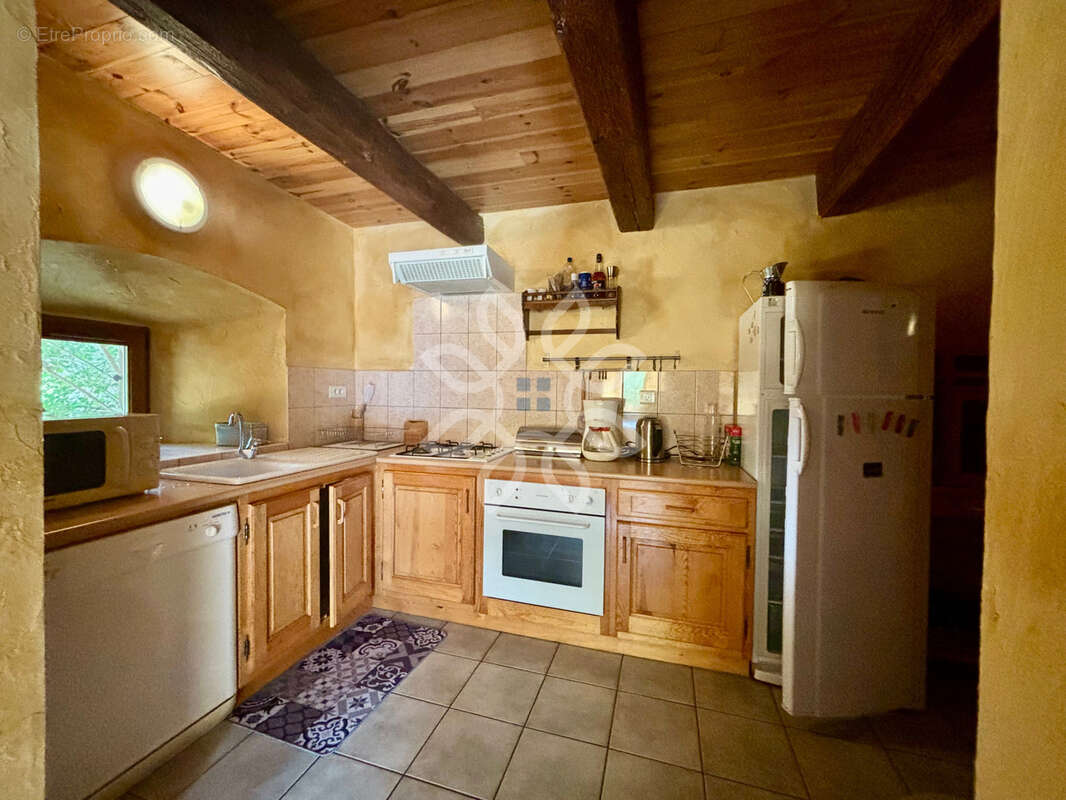 Autre à FIX-SAINT-GENEYS