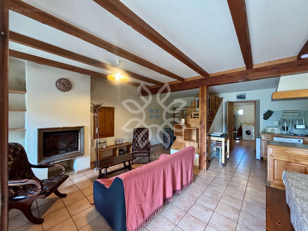 Autre à FIX-SAINT-GENEYS