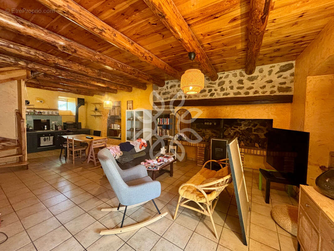 Autre à FIX-SAINT-GENEYS