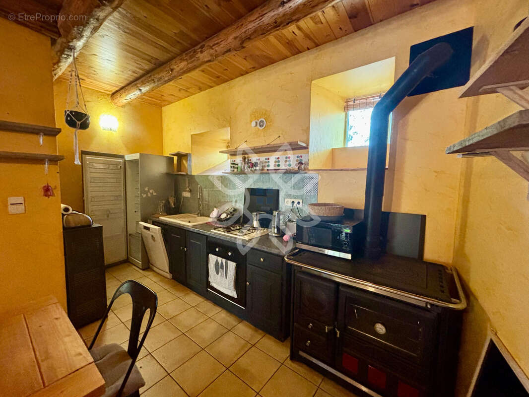 Autre à FIX-SAINT-GENEYS