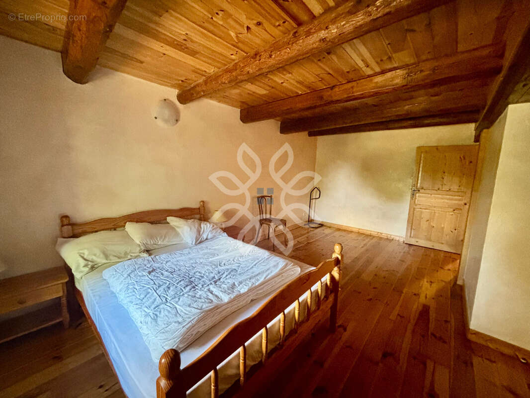 Autre à FIX-SAINT-GENEYS