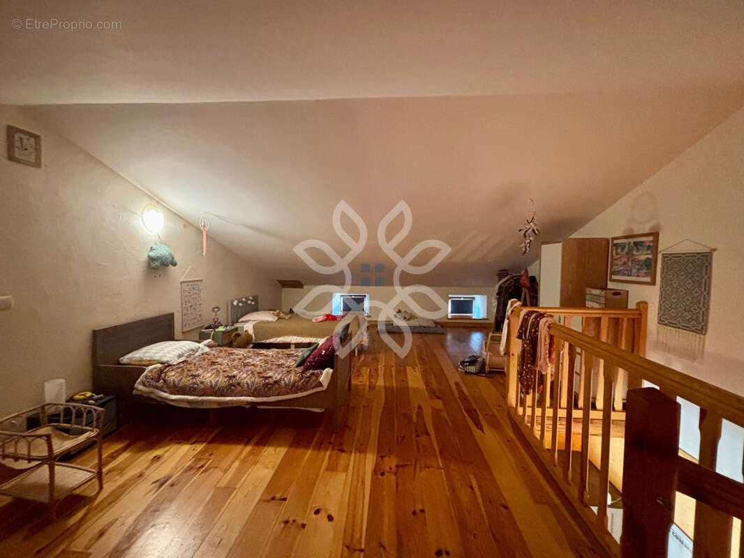 Autre à FIX-SAINT-GENEYS