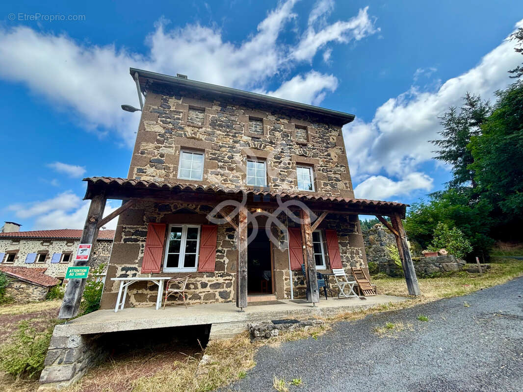 Autre à FIX-SAINT-GENEYS