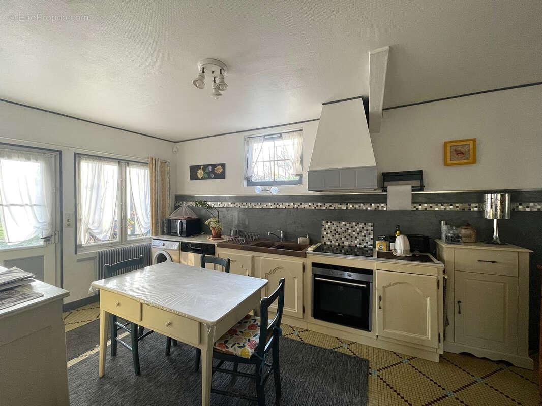 Maison à LE CELLIER