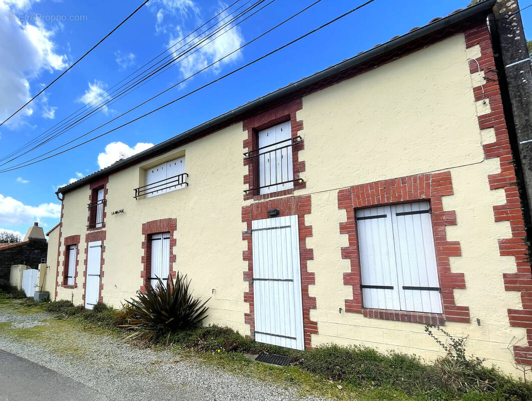 Maison à LE CELLIER