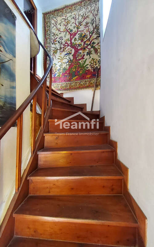 Maison à SAINT-VICTOR-DE-MALCAP