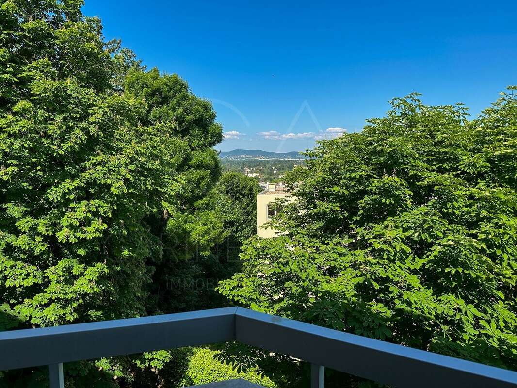 Appartement à TASSIN-LA-DEMI-LUNE