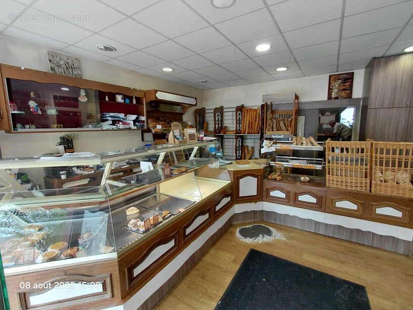 Commerce à PLOUARET