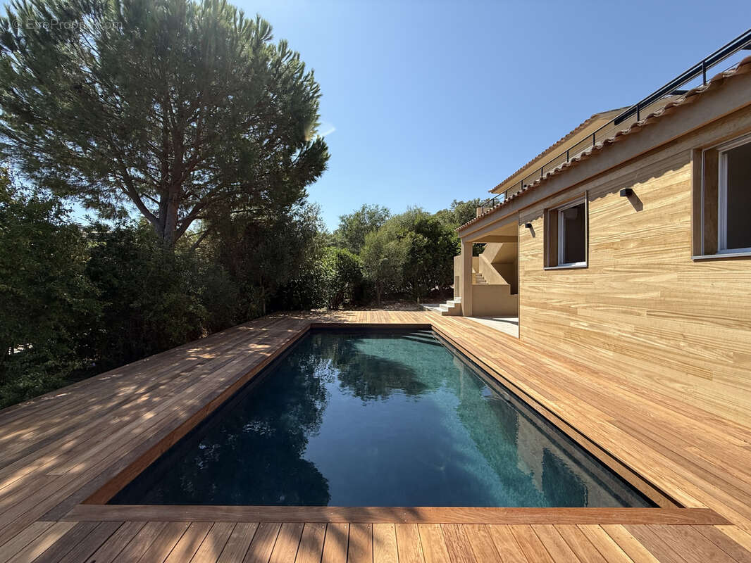 Maison à PORTO-VECCHIO