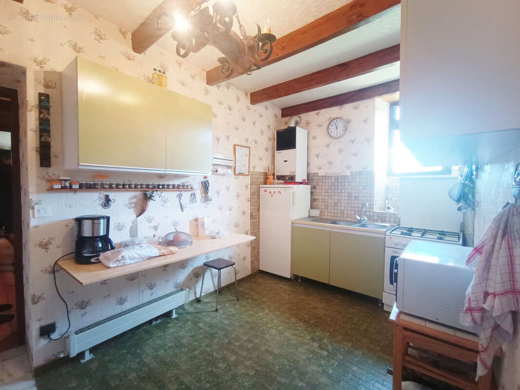 Maison à SAINT-JULIEN-LE-ROUX