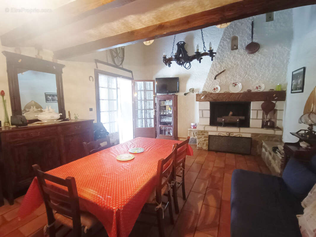 Maison à SAINT-JULIEN-LE-ROUX