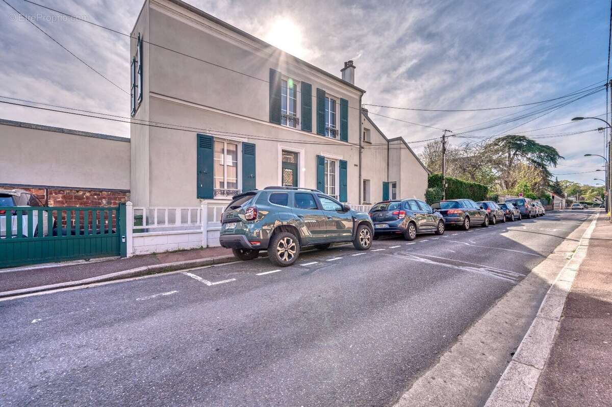 Maison à MAISONS-LAFFITTE