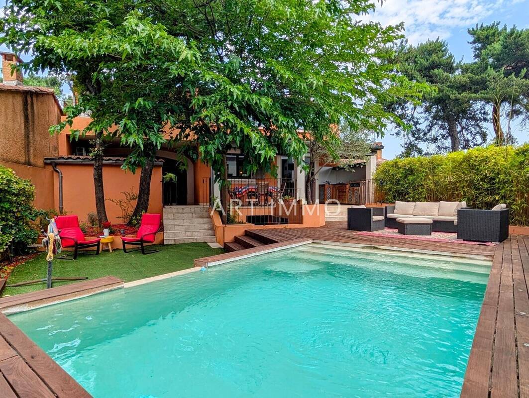 Maison à ROUSSILLON