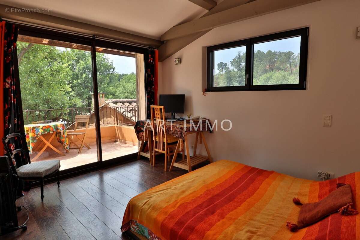 Maison à ROUSSILLON