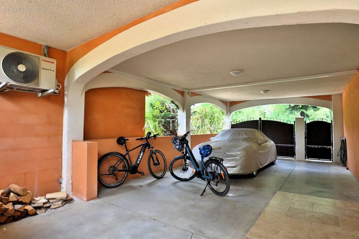 Maison à ROUSSILLON