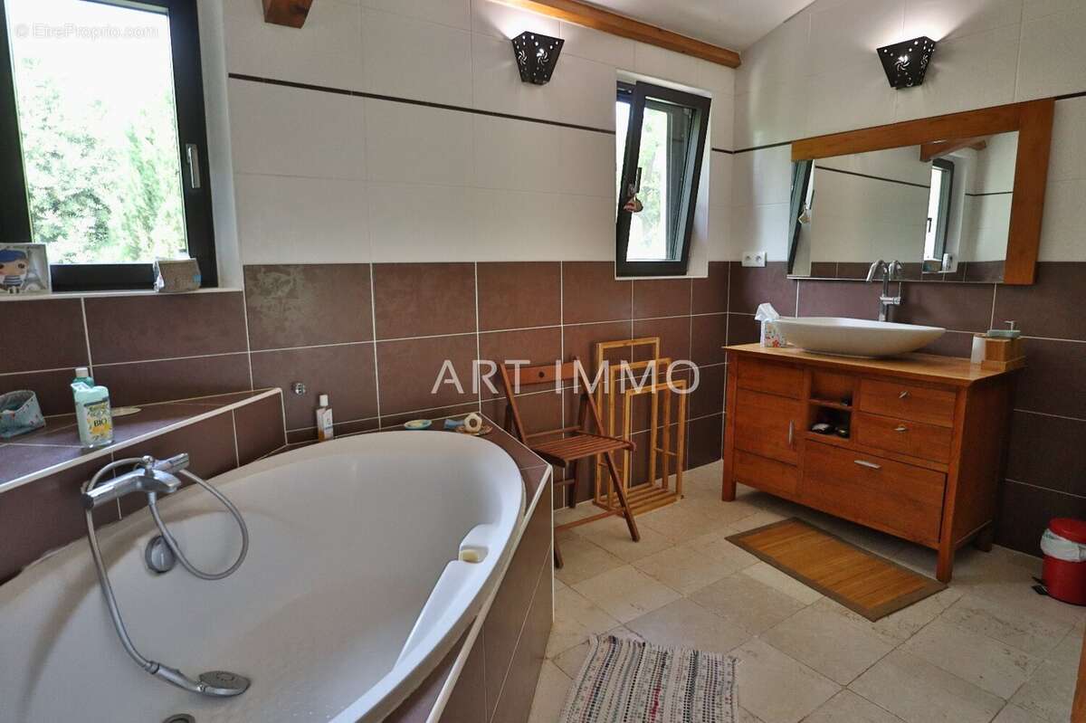 Maison à ROUSSILLON