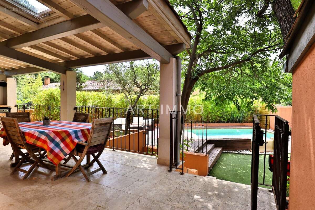 Maison à ROUSSILLON