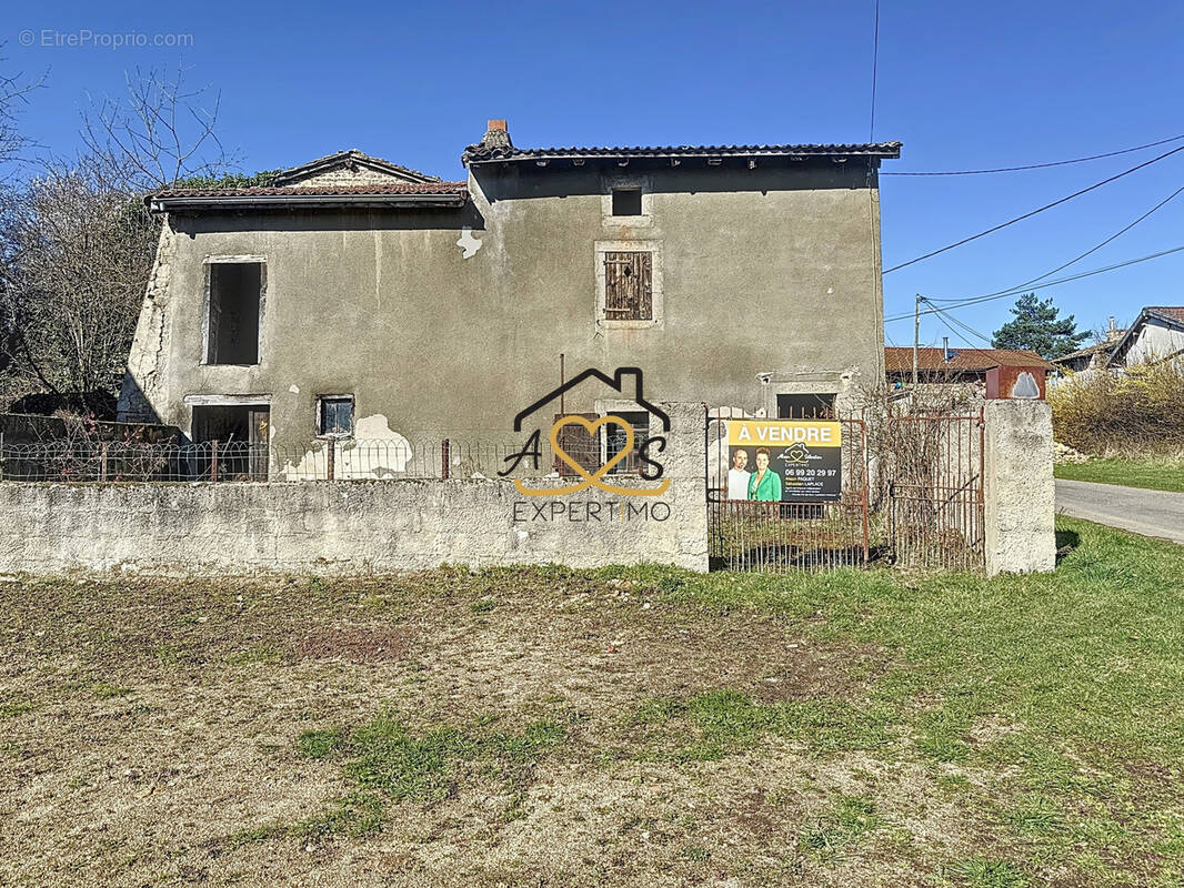 Autre à DOMAIZE