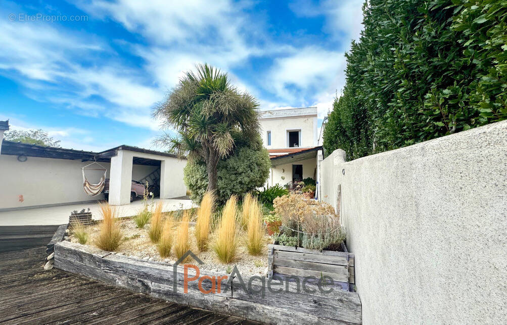 Maison à SAINT-GEORGES-DE-DIDONNE