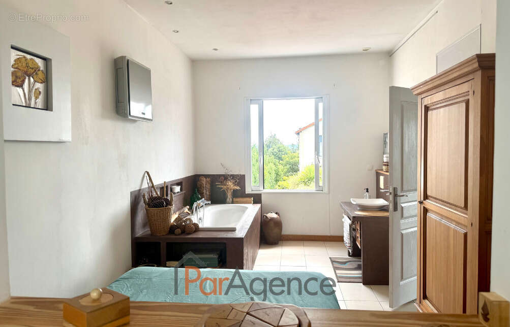 Maison à SAINT-GEORGES-DE-DIDONNE