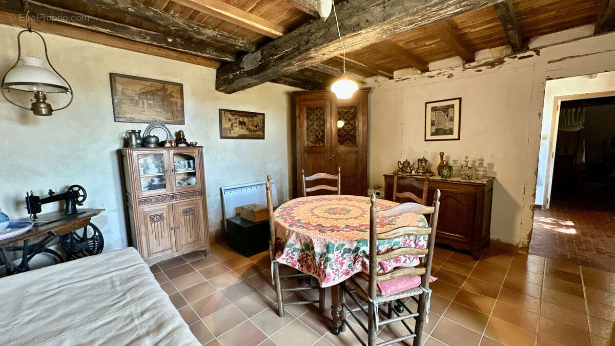 Maison à MONTRIGAUD