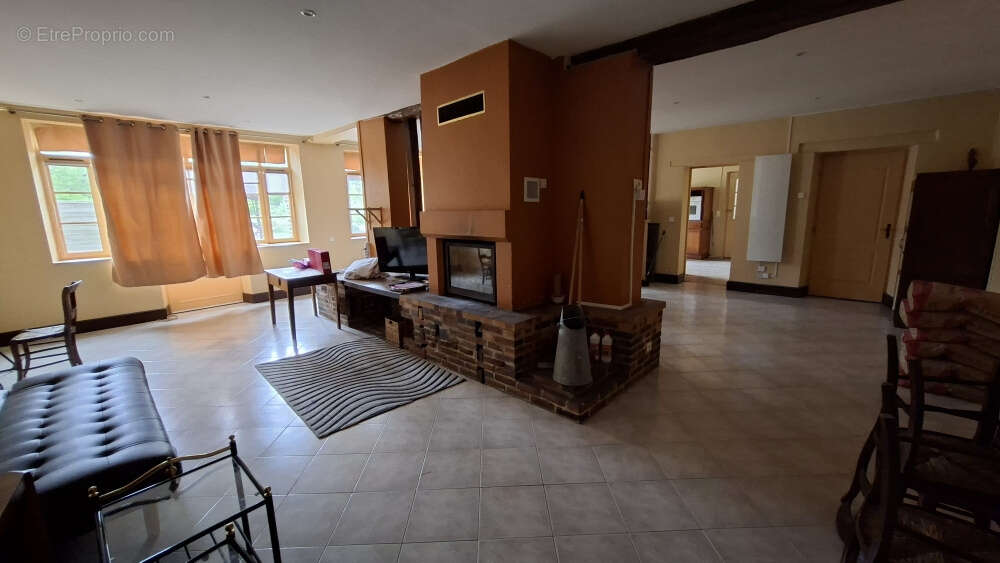 Appartement à AILLANT-SUR-THOLON