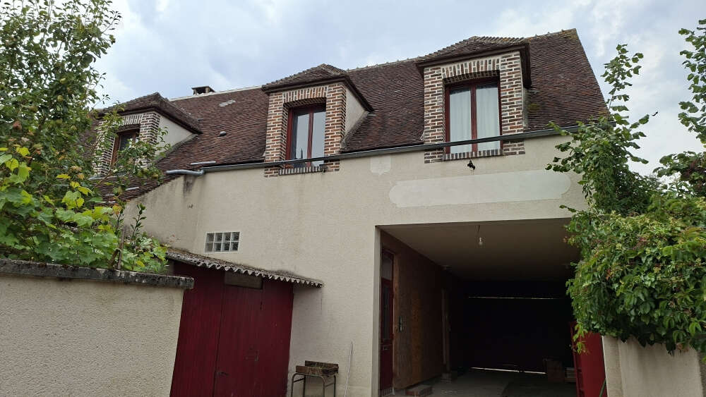 Appartement à AILLANT-SUR-THOLON