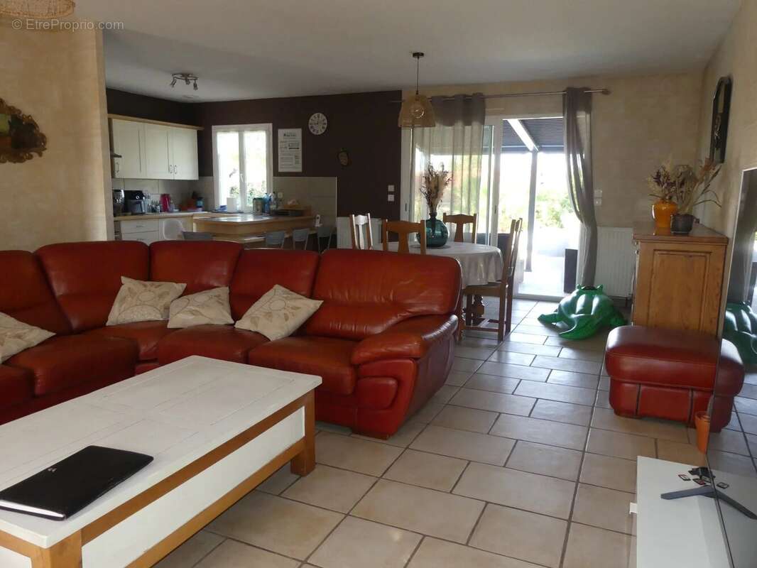 Maison à SAINT-SERNIN-DU-BOIS