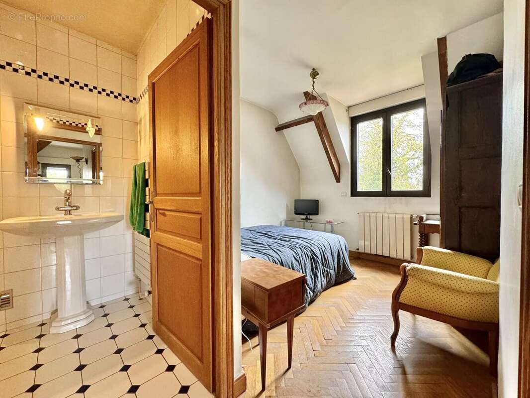 Maison à L&#039;HAY-LES-ROSES