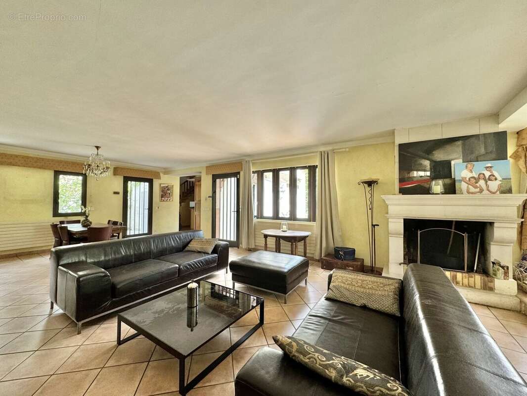 Maison à L&#039;HAY-LES-ROSES