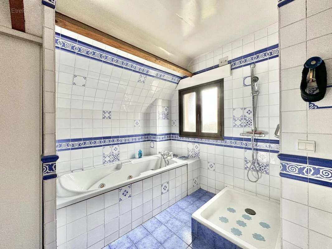 Maison à L&#039;HAY-LES-ROSES