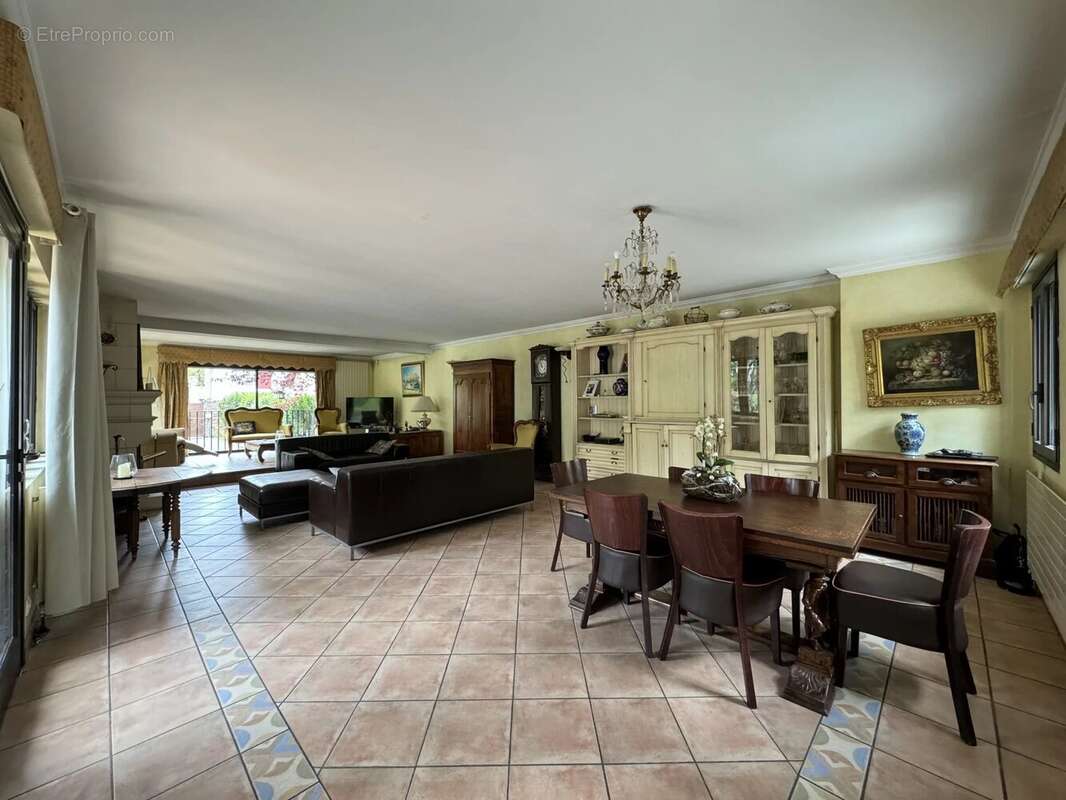 Maison à L&#039;HAY-LES-ROSES