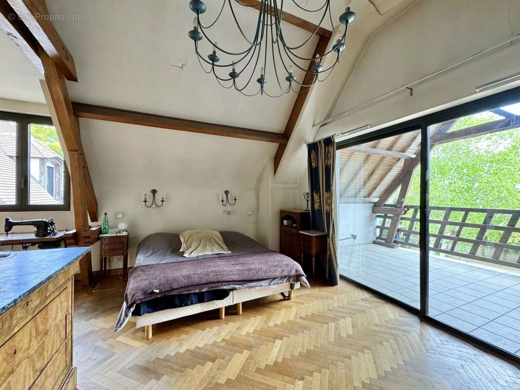 Maison à L&#039;HAY-LES-ROSES