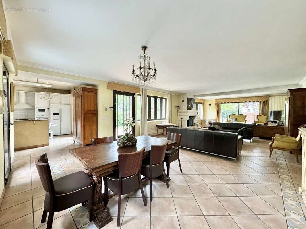 Maison à L&#039;HAY-LES-ROSES