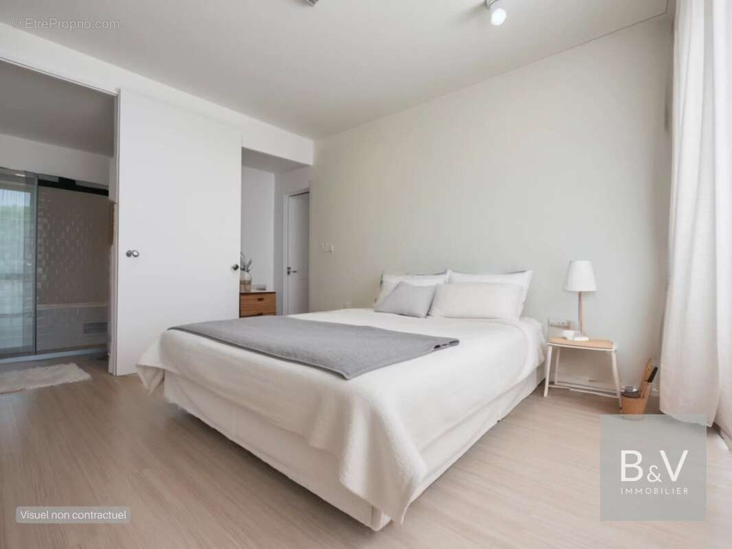 Appartement à ETREMBIERES