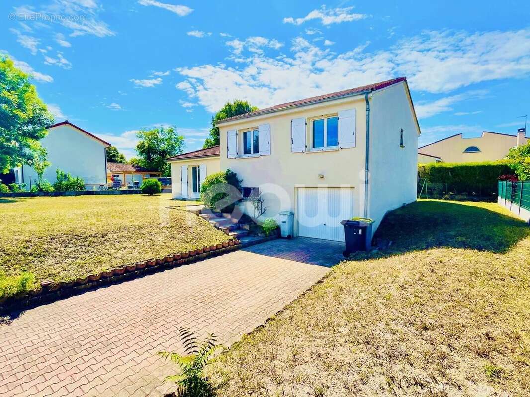 Maison à PONT-DU-CHATEAU