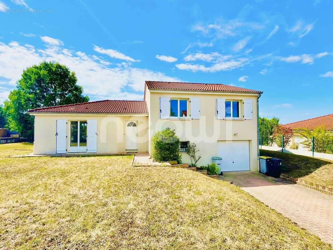 Maison à PONT-DU-CHATEAU