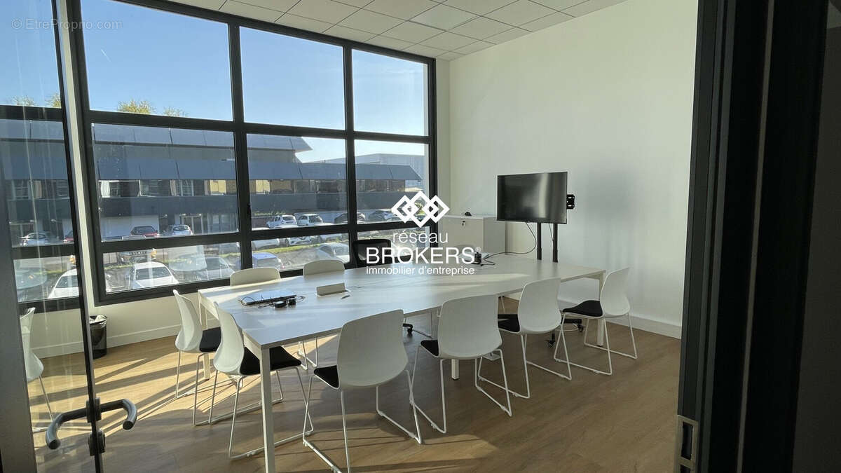 Commerce à ANDREZIEUX-BOUTHEON