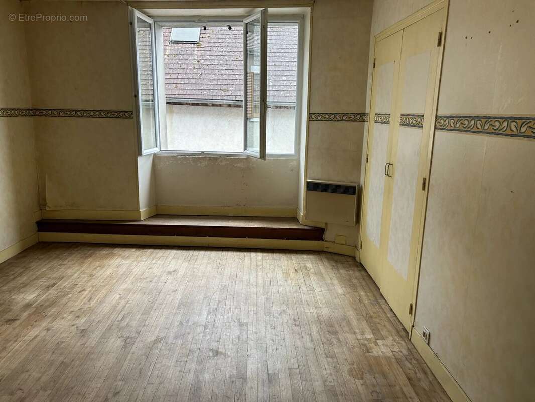 Maison à ARNAC-LA-POSTE