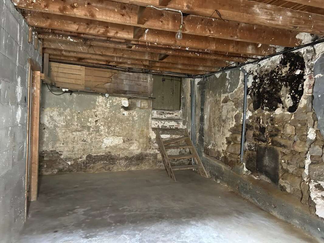 Maison à ARNAC-LA-POSTE