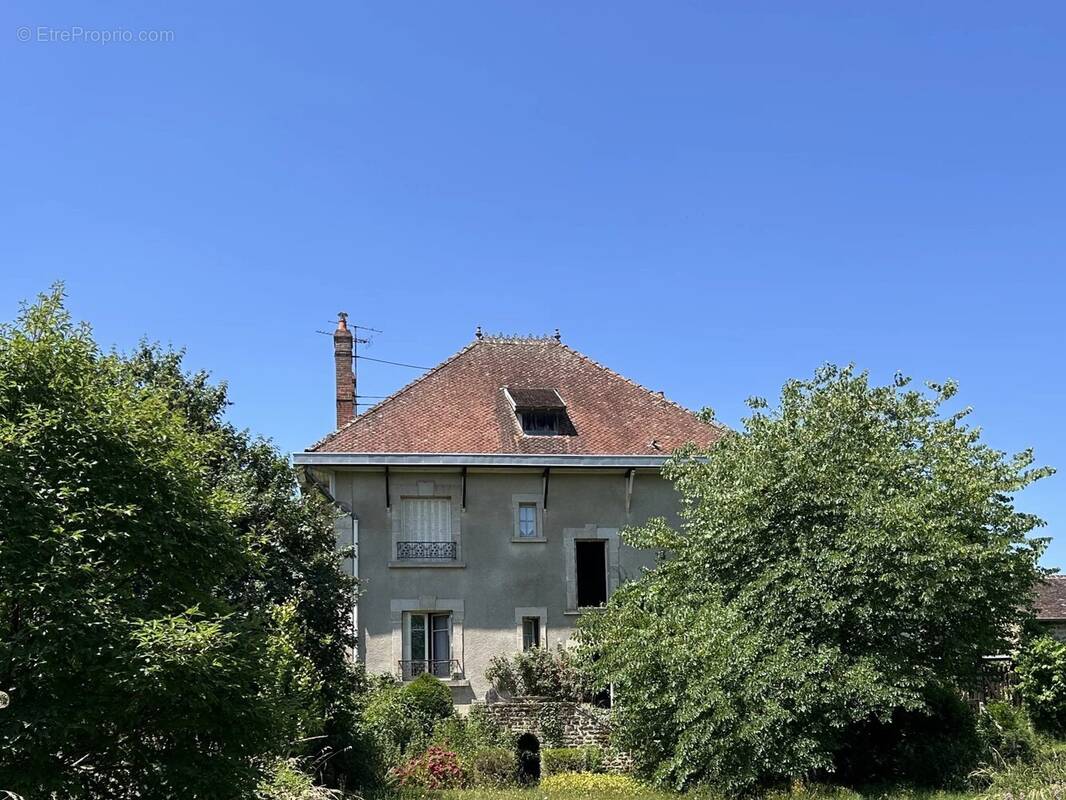 Maison à CROZANT