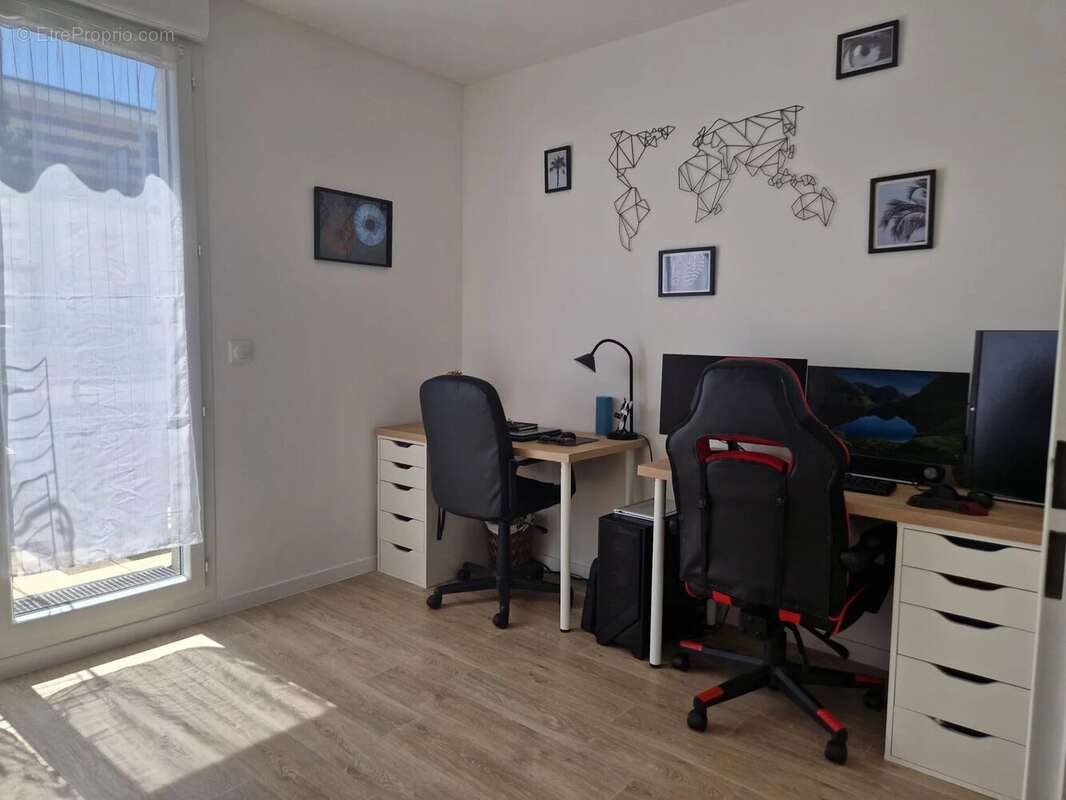 Appartement à VOISINS-LE-BRETONNEUX