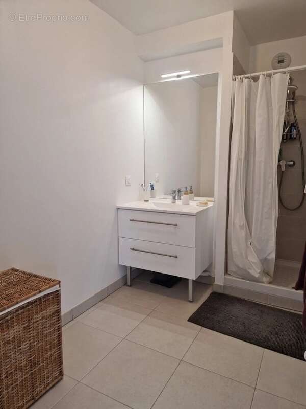 Appartement à VOISINS-LE-BRETONNEUX