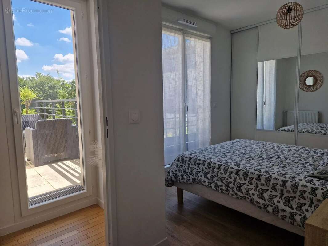 Appartement à VOISINS-LE-BRETONNEUX